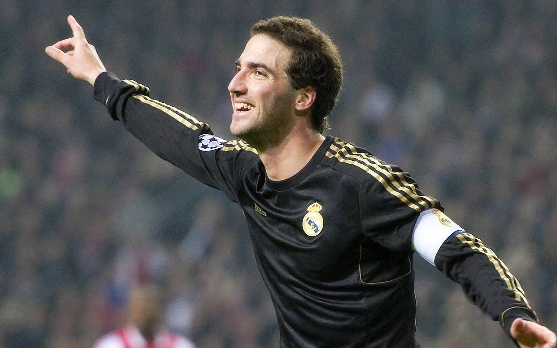 英超英伦德比：阿森纳4-2大胜热刺，积分追平曼城，英超黑马爆冷击溃阿森纳